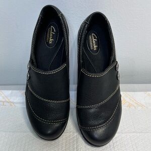 Clarks Ashland Alpine Bendables Women's Black Leather Loafers with Stitch Detail